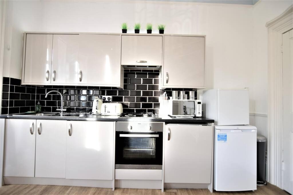 Flash Sales Offer - Any Week Day No Minimum Night Restrictions Central Hove 1 Bedroom Flat Bn38Bru02 Dış mekan fotoğraf